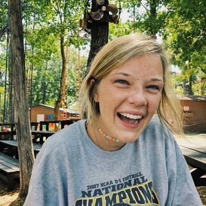 Meet your Posher, Abigail